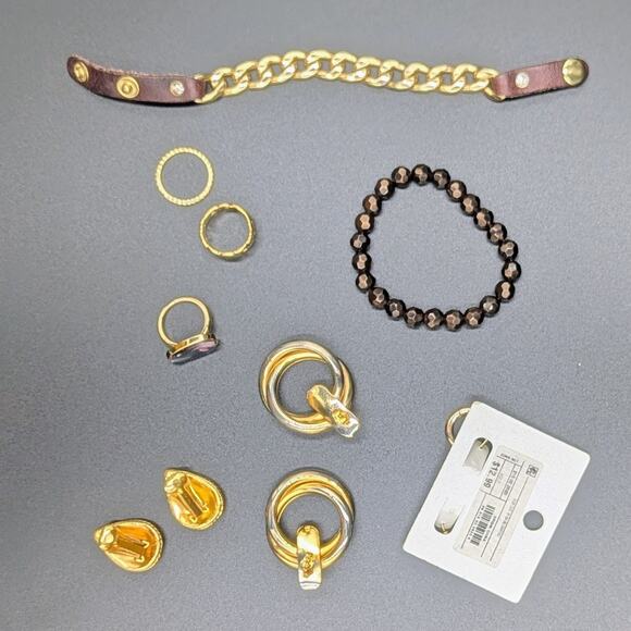 Gold-Tone Jewelry Lot – 11 Pieces! Necklaces, Rings, Bracelets & Earrings - Picture 4 of 5